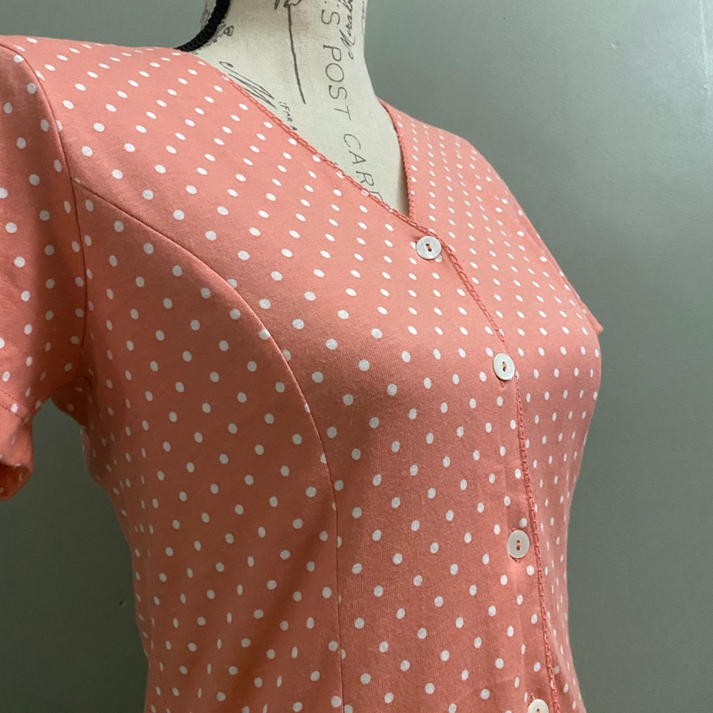 Vintage Elegant Polka Dot Button Down Shirt - Coral LIZ SPORT PM
100 % Cotton